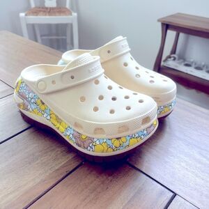 CROCS Retro Shoes with Floral Accents! CROCS MEGA CRUSH RETRO
FLORAL CLOG
$199
